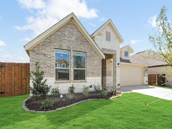 917 Hickory Chase Drive, Godley, TX 76044