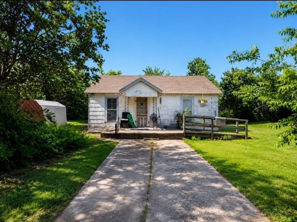 1325 Old Dallas Road , Bellmead, TX 76705
