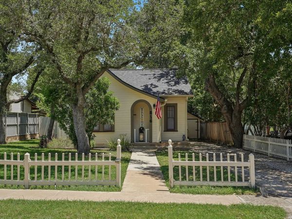 816 Wheless Ave, Kerrville, TX 78028