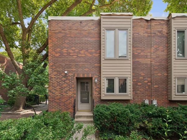 1926 N Larrabee Street, Chicago, IL 60614
