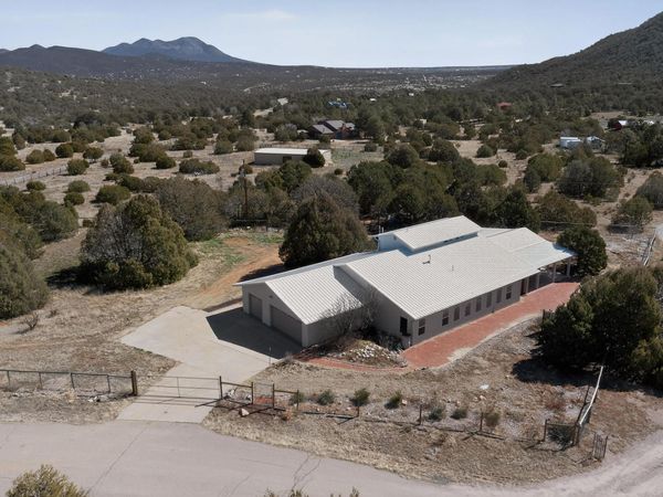 26 Juniper Hill Loop , Cedar Crest, NM 87008