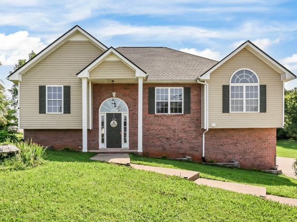 126 West Dr, Clarksville, TN 37040
