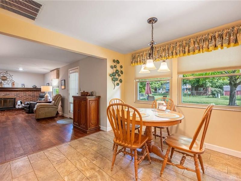 1165 Kentshire Drive, Centerville, OH 45459 Photo 11