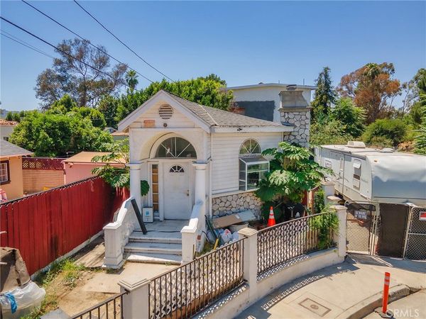 4463 Bellflower Avenue, West Toluca Lake, CA 91602