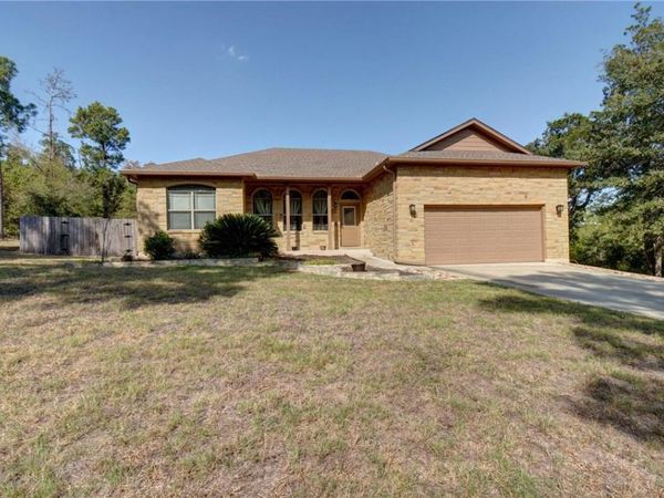 177 Mamalu DR , Bastrop, TX 78602