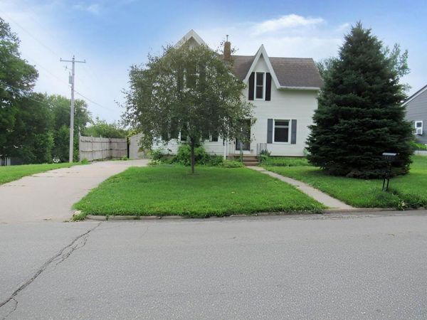 307 N Williams Street , Anamosa, IA 52205
