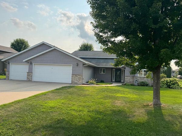 1908 Prairie Avenue SW, Faribault, MN 55021