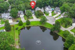 109 Evesham Drive photo 4