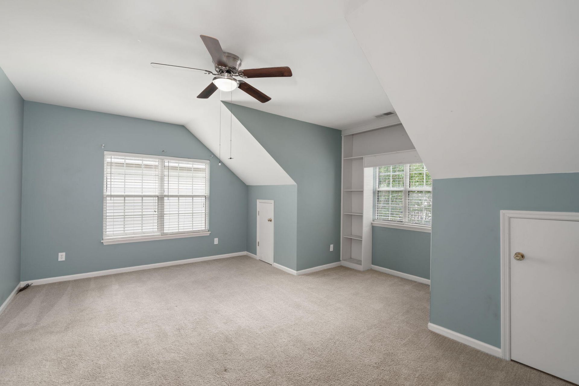 109 Evesham Drive Photo 29
