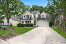 109 Evesham Drive photo 4
