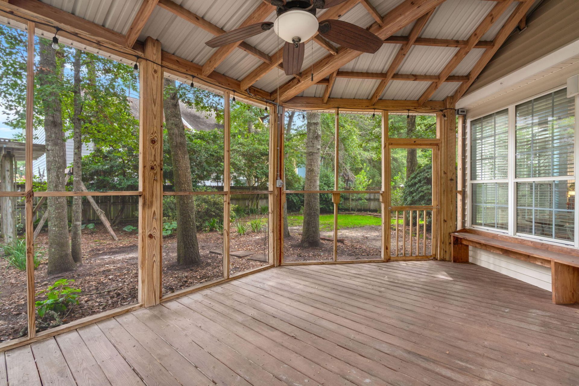 109 Evesham Drive Photo 33