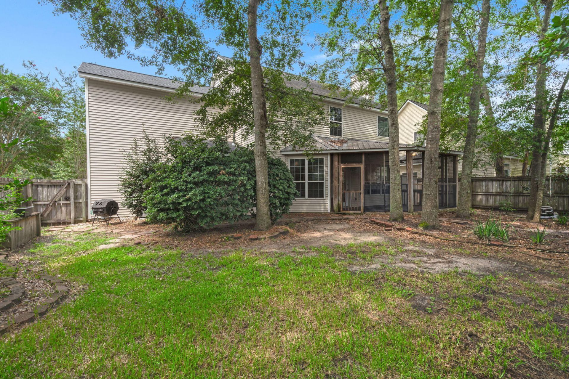 109 Evesham Drive Photo 34