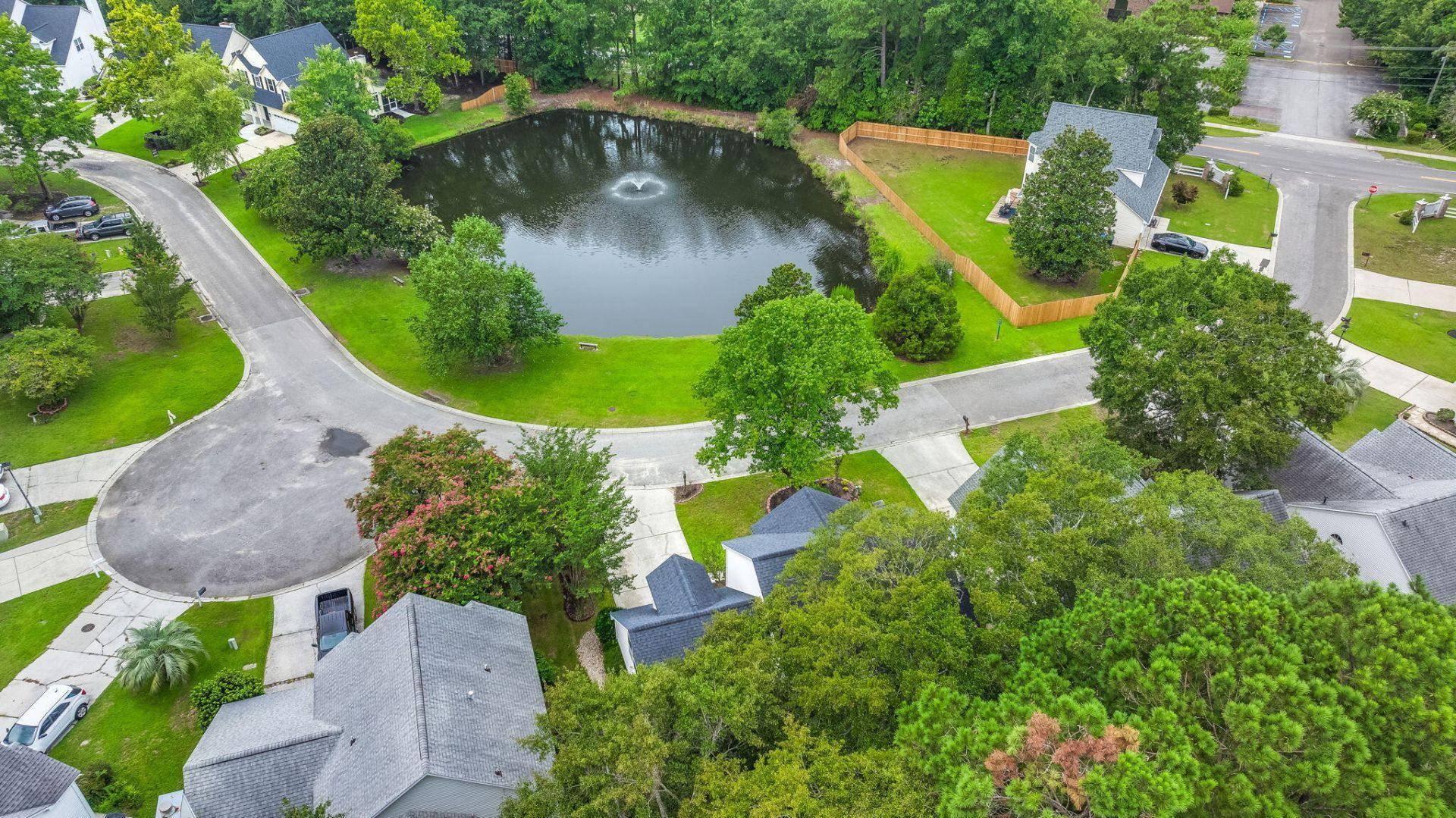 109 Evesham Drive Photo 37