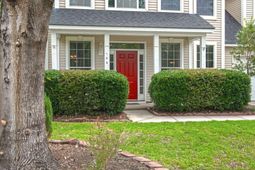 109 Evesham Drive photo 4