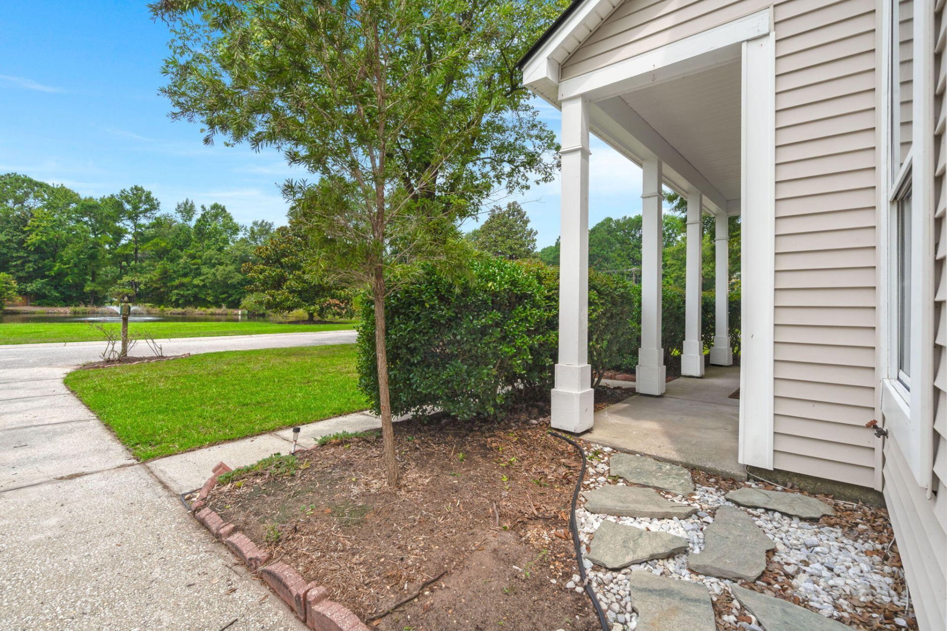 109 Evesham Drive Photo 5