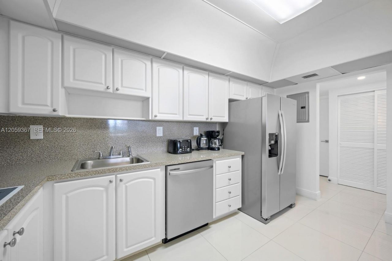 19370 Collins Ave , Unit 1122, Sunny Isles Beach, FL 33160 Photo