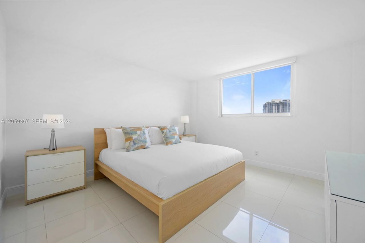 19370 Collins Ave , Unit 1122, Sunny Isles Beach, FL 33160 Photo