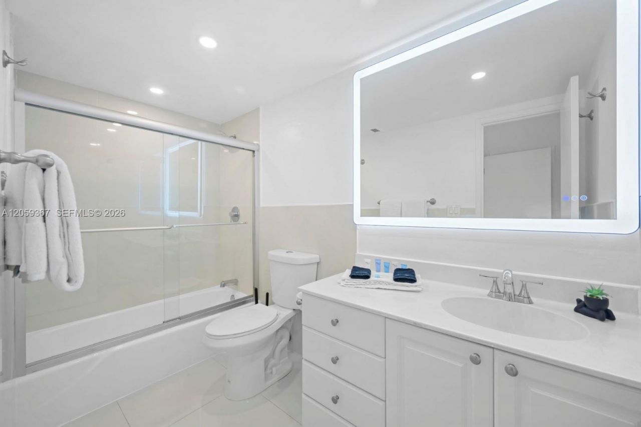 19370 Collins Ave , Unit 1122, Sunny Isles Beach, FL 33160 Photo