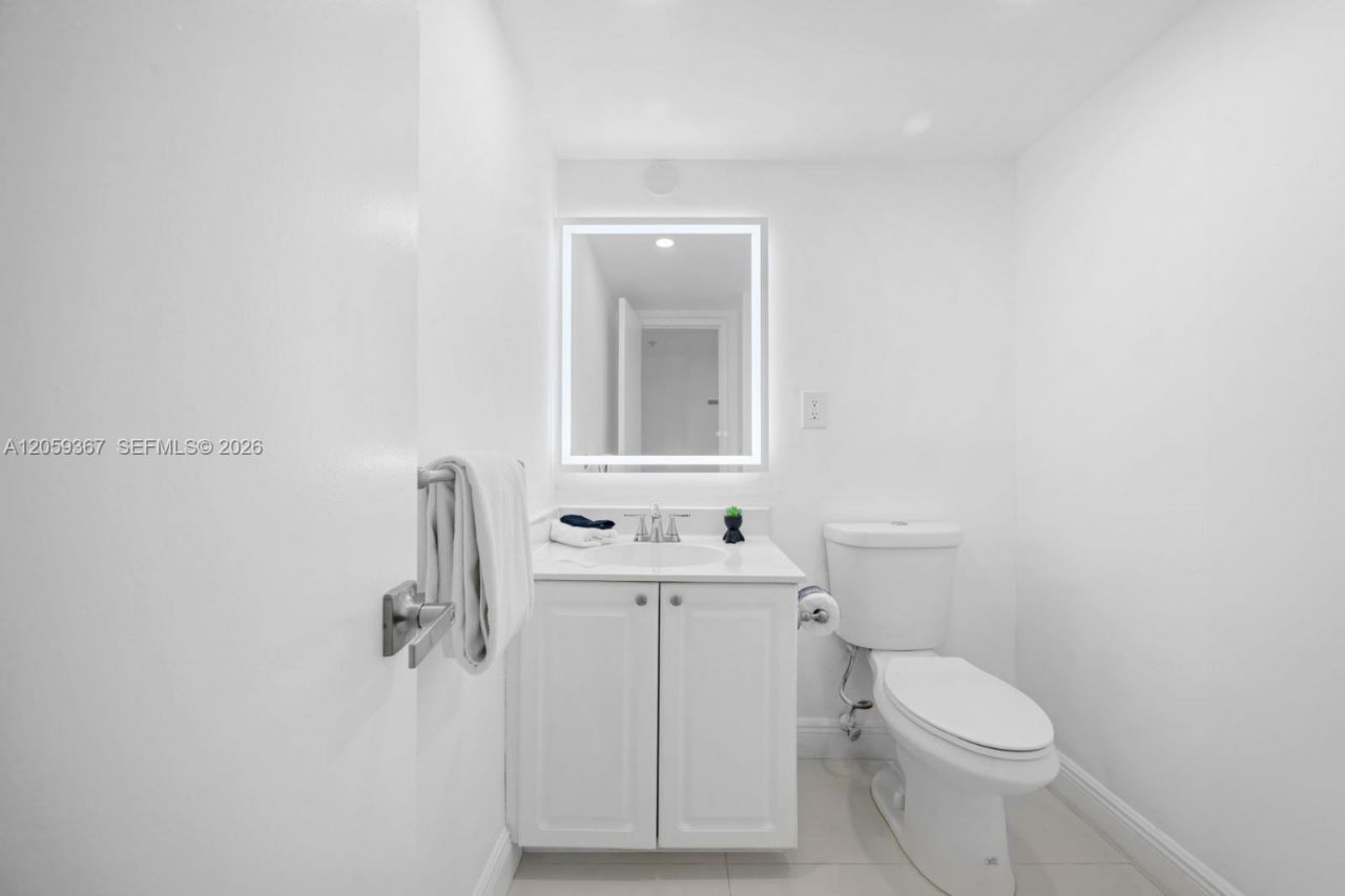19370 Collins Ave , Unit 1122, Sunny Isles Beach, FL 33160 Photo