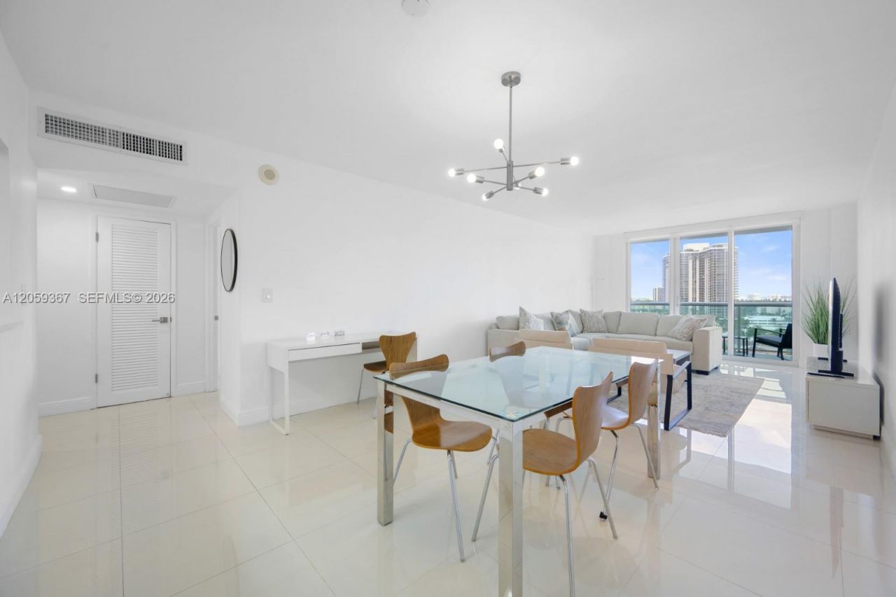 19370 Collins Ave , Unit 1122, Sunny Isles Beach, FL 33160 Photo