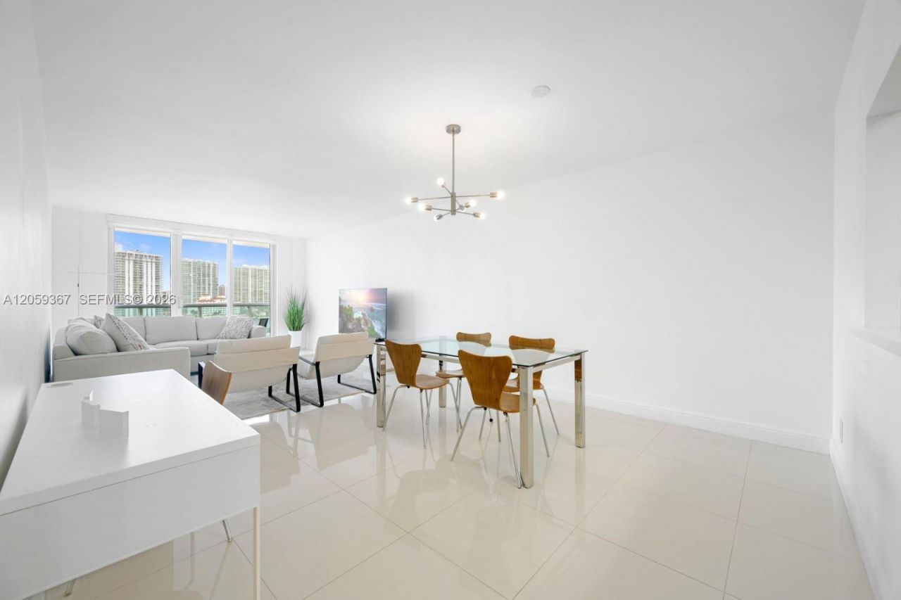 19370 Collins Ave , Unit 1122, Sunny Isles Beach, FL 33160 Photo