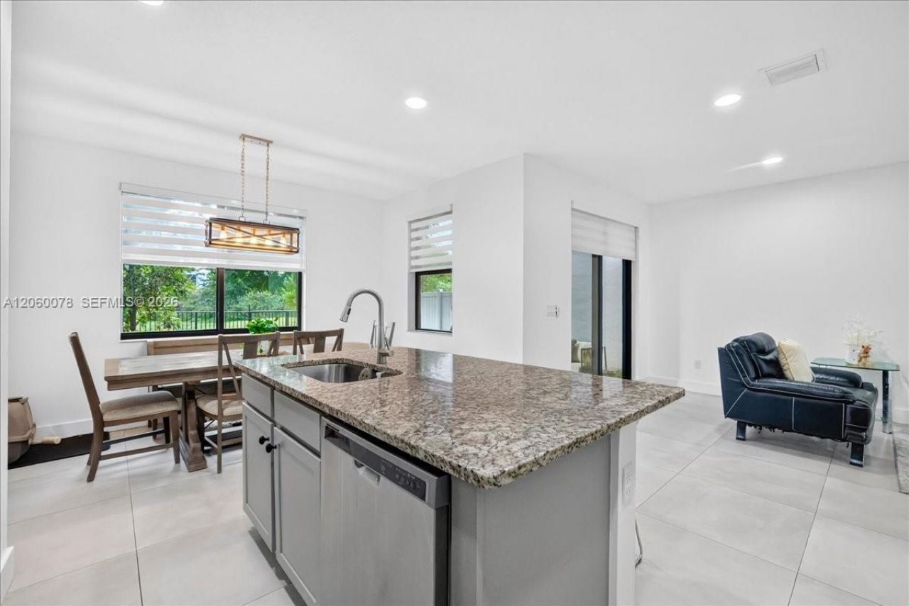 425 NW 33rd Ln, Pompano Beach, FL 33069 Photo