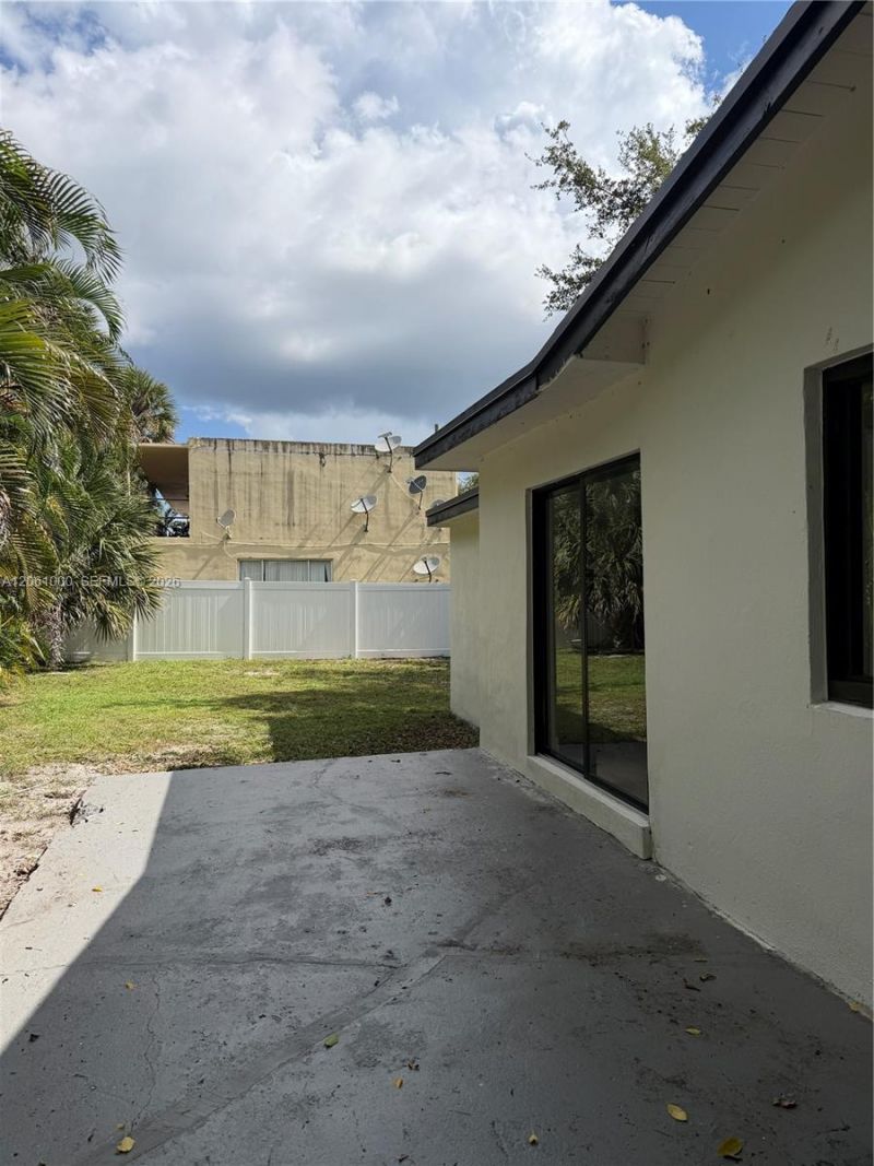 1621 SW 11th Ct, Fort Lauderdale, FL 33312 Photo