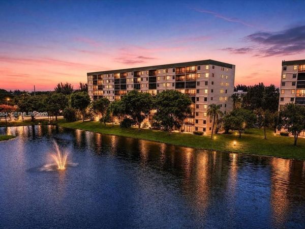 2240 N Cypress Bend Dr , Unit 204, Pompano Beach, FL 33069