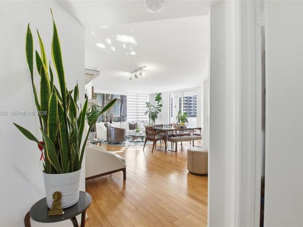 701 Brickell Key Blvd, Unit 610, Miami, FL 33131