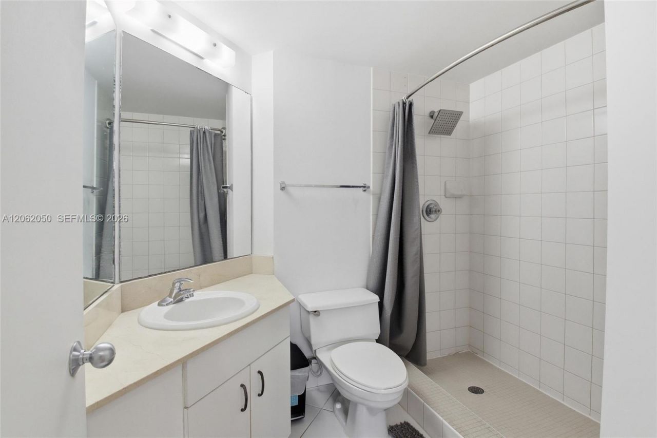 701 Brickell Key Blvd, Unit 610, Miami, FL 33131 Photo