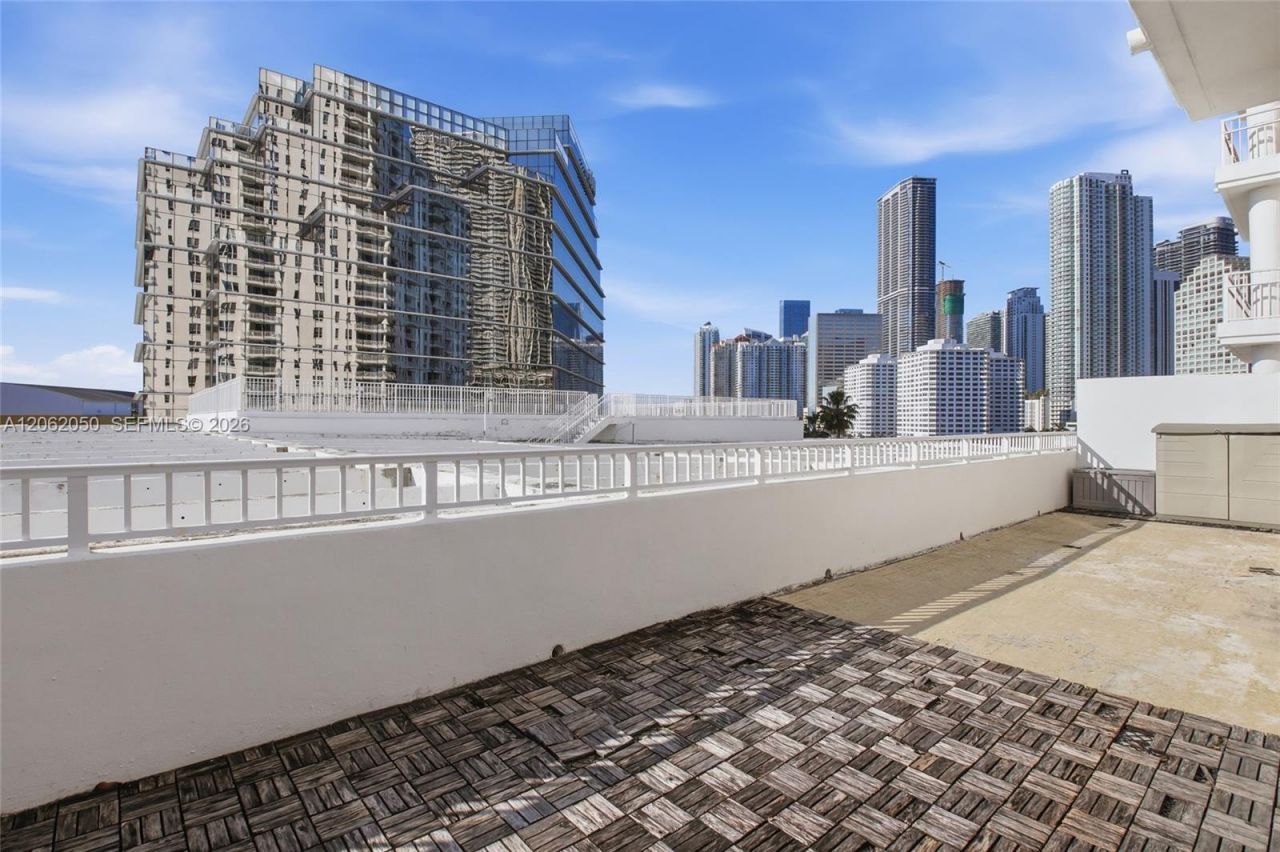 701 Brickell Key Blvd, Unit 610, Miami, FL 33131 Photo