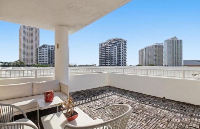 Please Call For Address, Unit 610, Miami, FL 33131 Photo