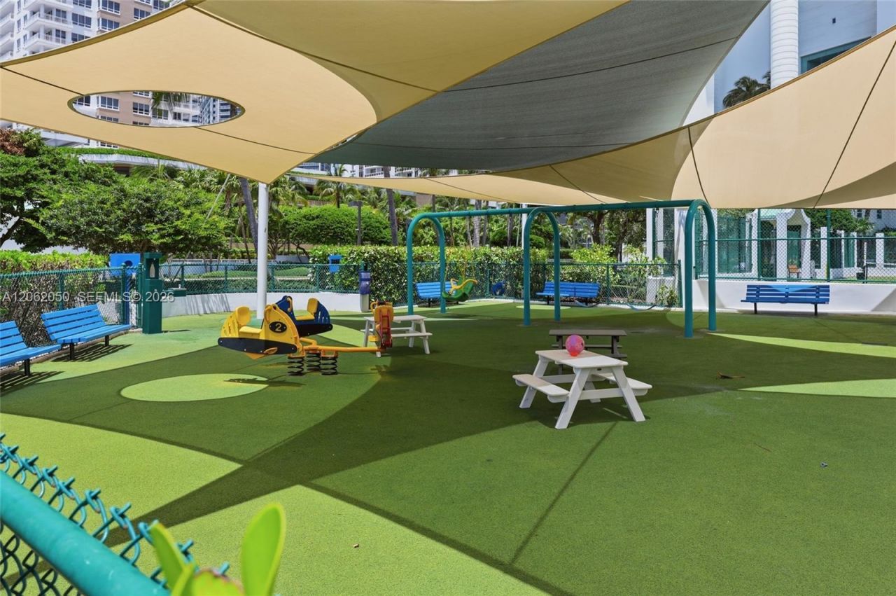 701 Brickell Key Blvd, Unit 610, Miami, FL 33131 Photo