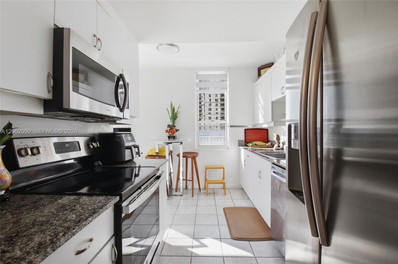 701 Brickell Key Blvd, Unit 610, Miami, FL 33131 Photo