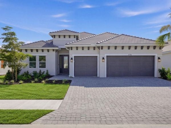 15756 Modena Street, Naples, FL 34114
