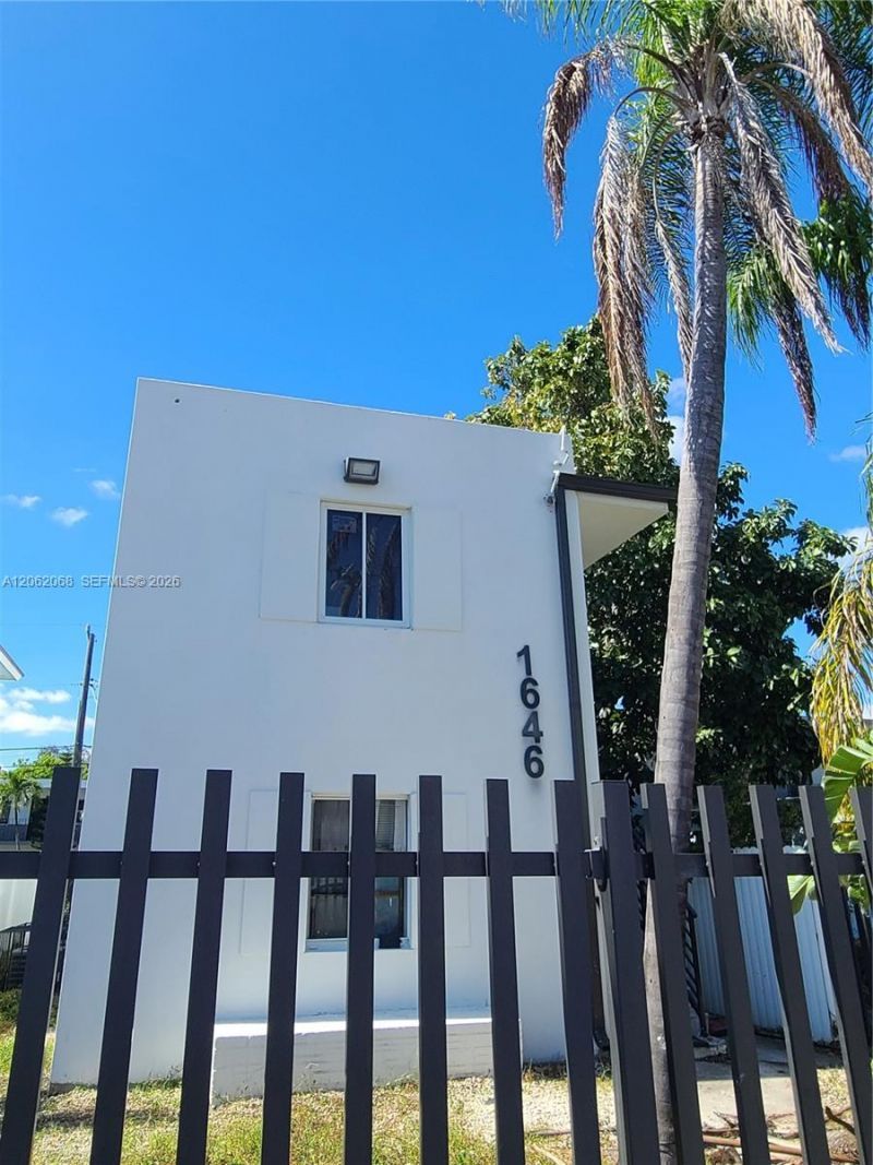 1646 NW 1st Pl , Unit 2, Miami, FL 33136 Photo