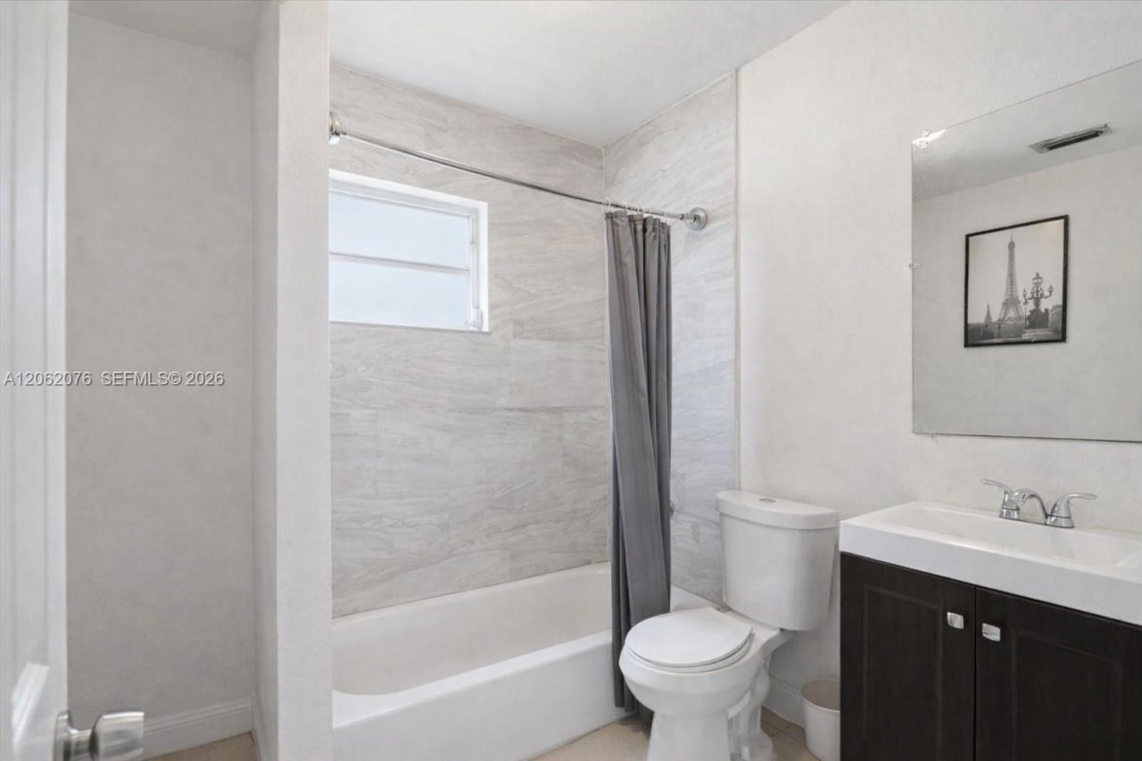3645 SW 25th Ter , Miami, FL 33133 Photo