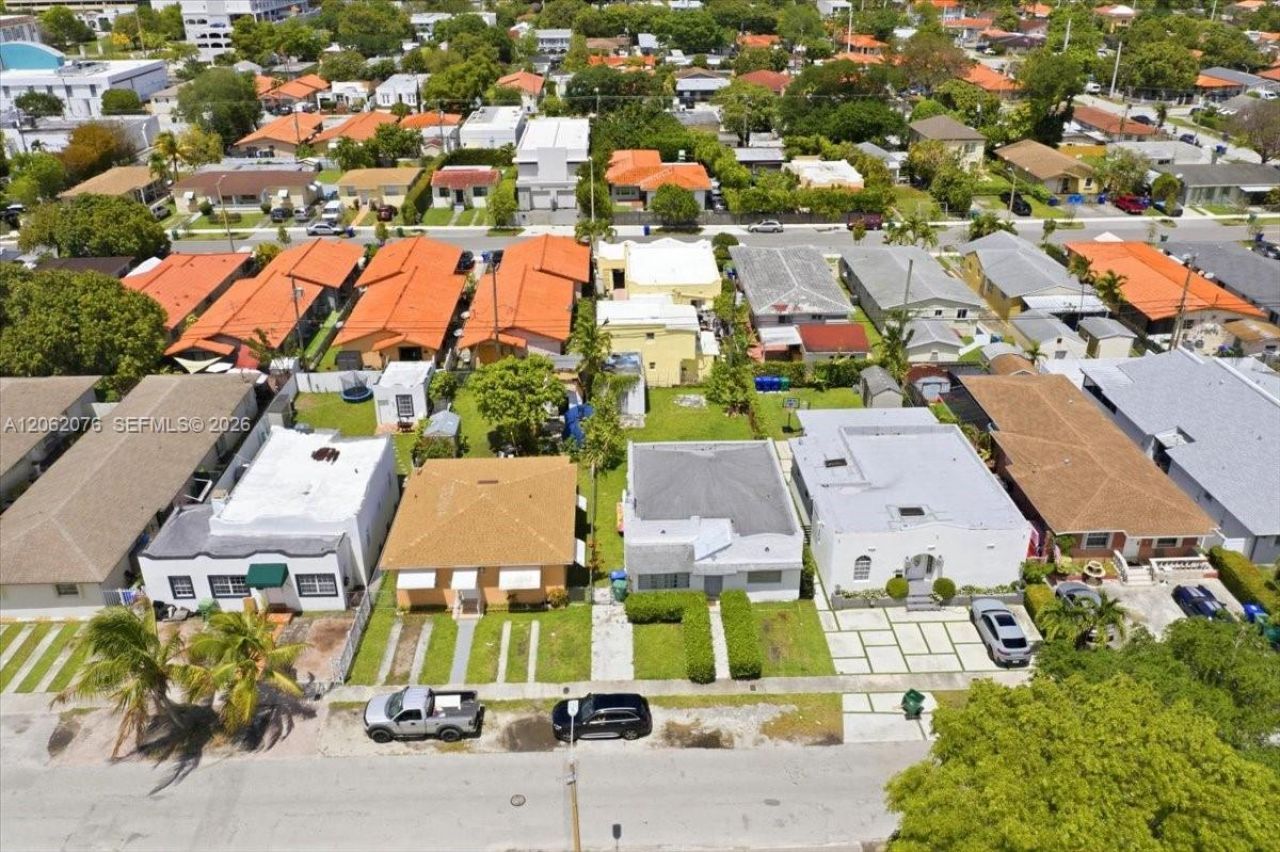 3645 SW 25th Ter , Miami, FL 33133 Photo