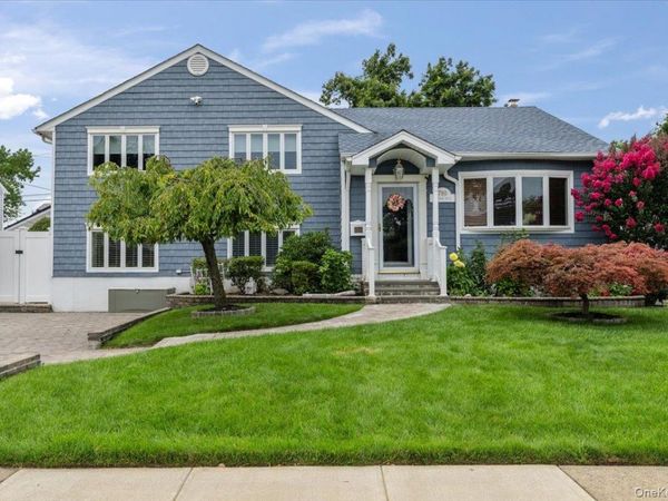 790 Wenwood Drive, East Meadow, NY 11554