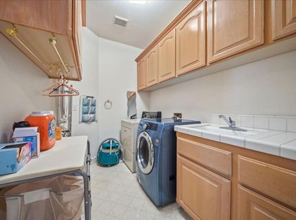 136 Tomlinson Dr, Folsom, CA 95630 Photo