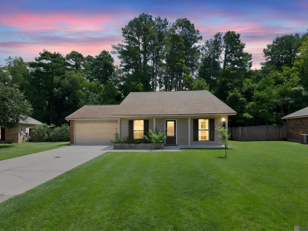 25884 Sagewood Dr, Denham Springs, LA 70726