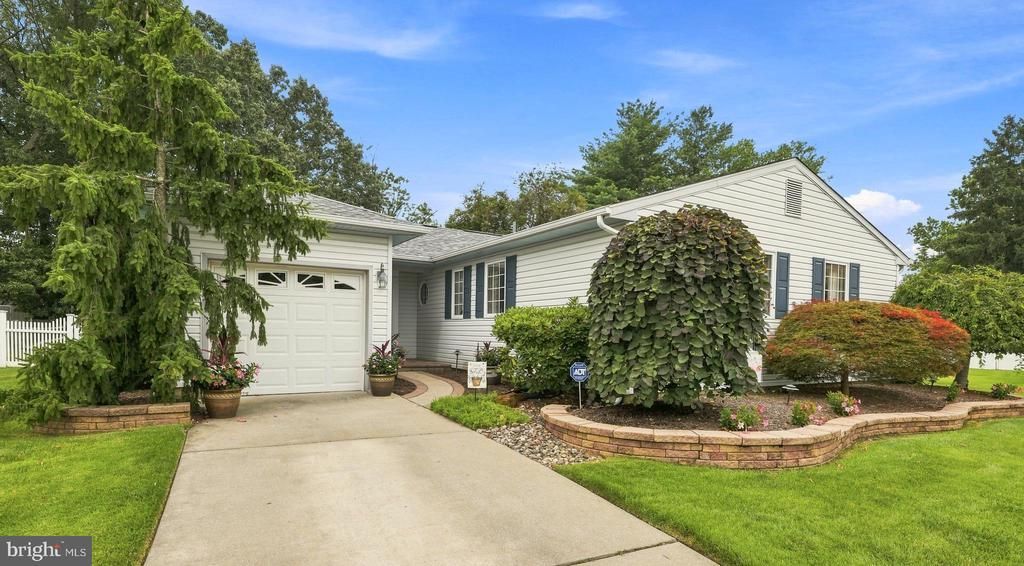2743 Pettit Lane, Pennsauken, NJ 08109 Main Photo