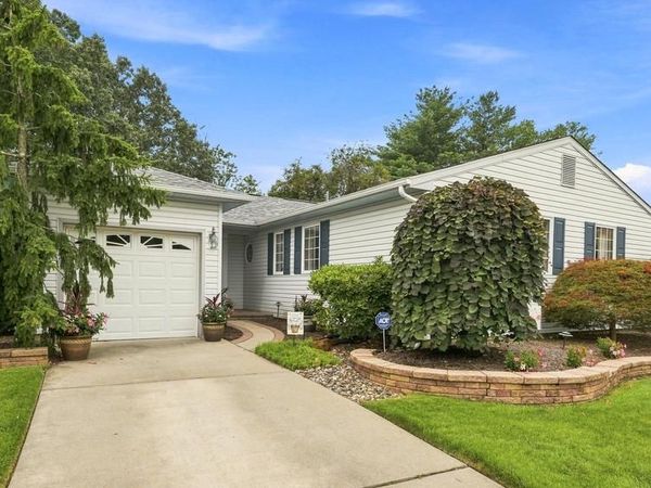 2743 PETTIT LANE, PENNSAUKEN, NJ 08109