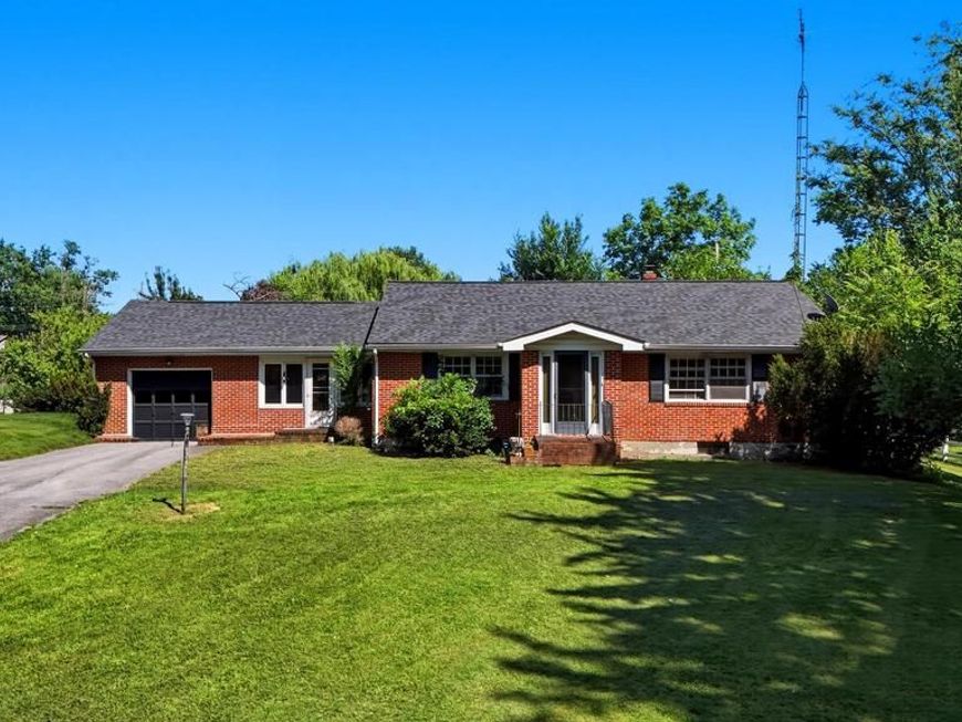 950 Williamsport Pike, Martinsburg, WV 25404 Main Photo