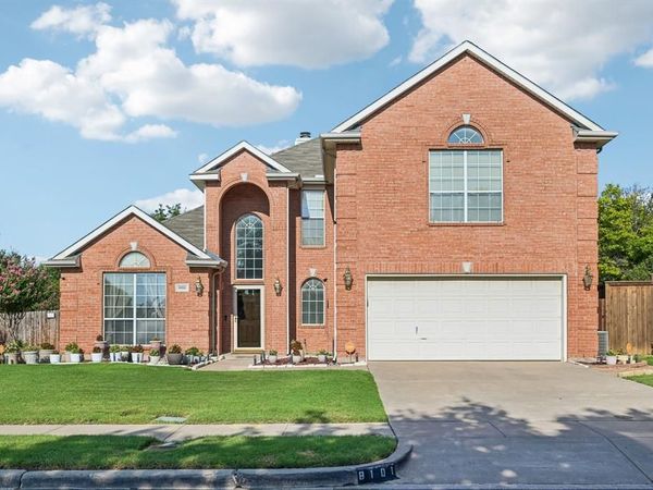 8101 Ross Lake Drive , Fort Worth, TX 76137