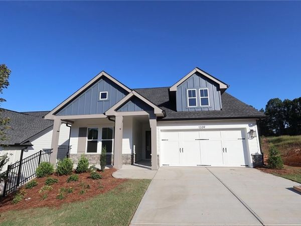 1339 Autumn Lake Drive, Gainesville, GA 30504