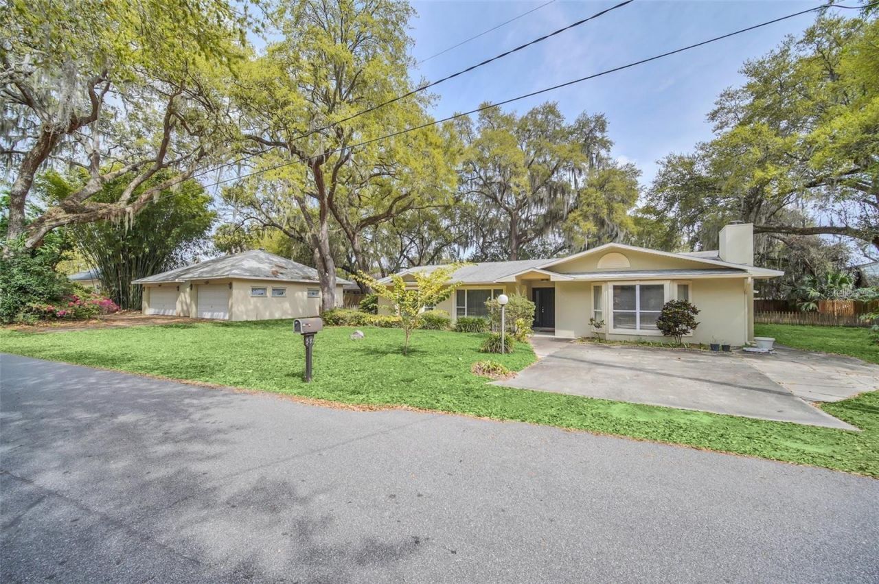 581 Woodlawn Terrace, Kissimmee, FL 34744 Main Photo