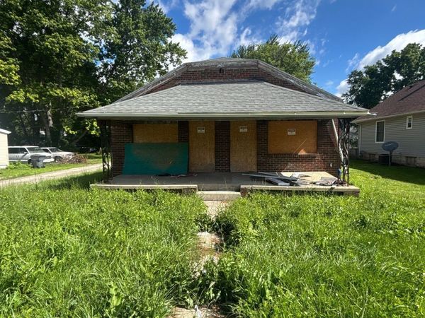 1028 W 10th Street , Anderson, IN 46016