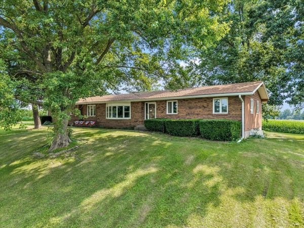 7627 New Liberty Road , Walcott, IA 52773
