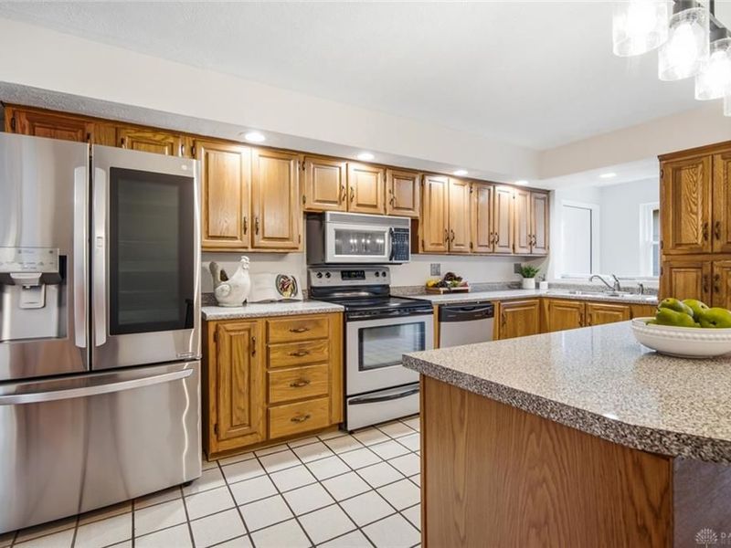 2198 Cherry Oak Drive, Kettering, OH 45440 Photo 9